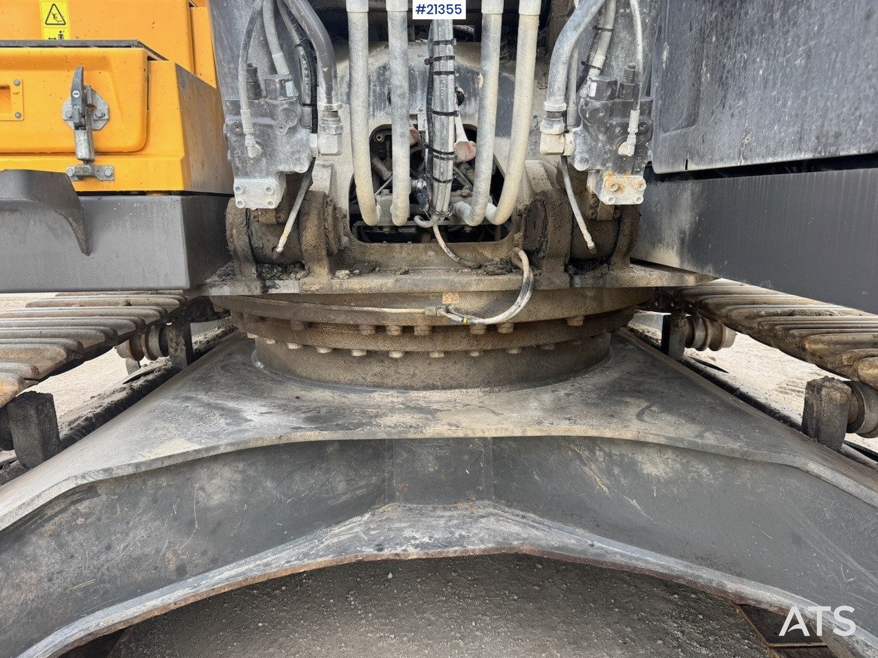 Crawler excavator Volvo EC300 EL: picture 16