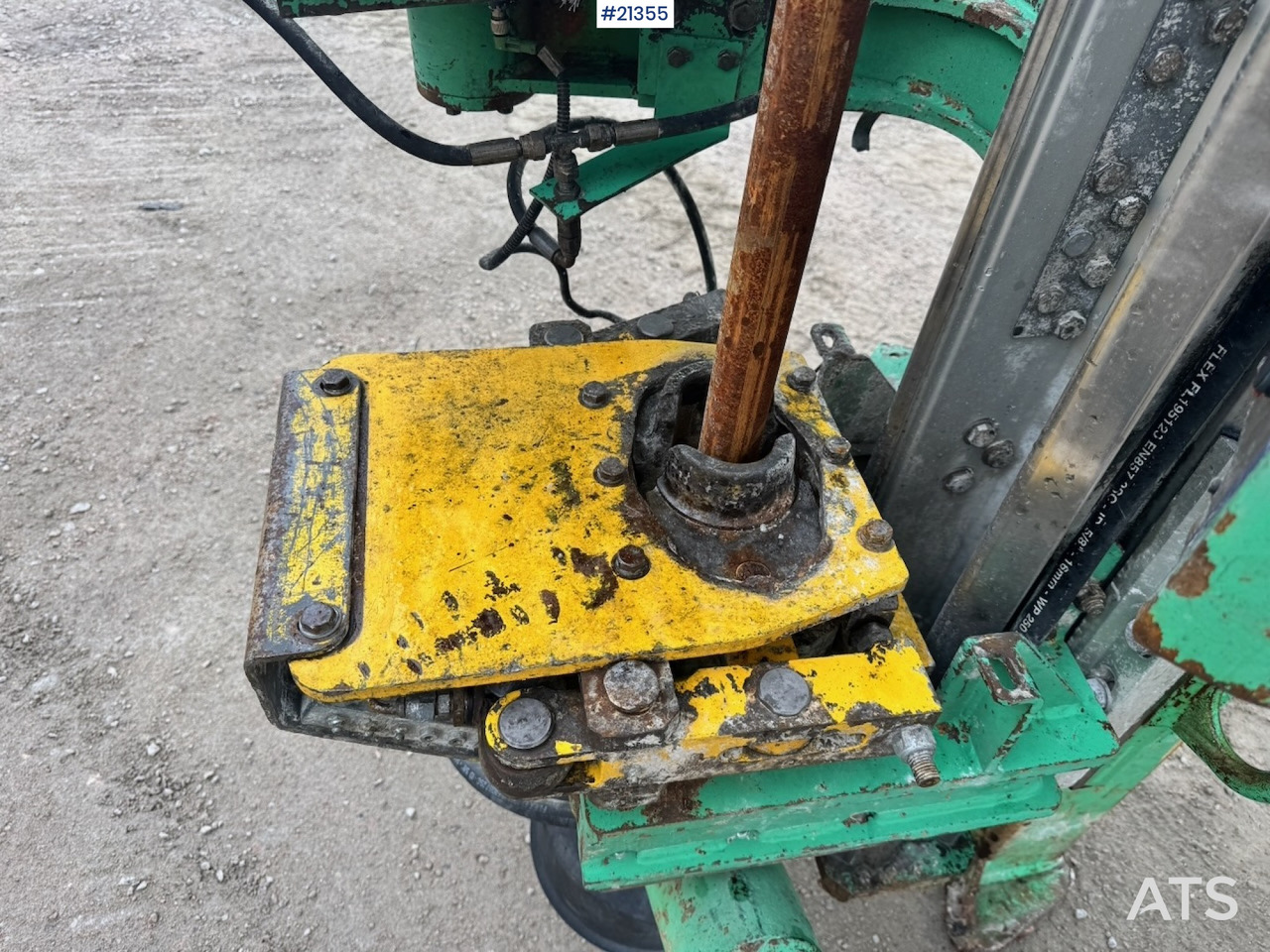 Crawler excavator Volvo EC300 EL: picture 42