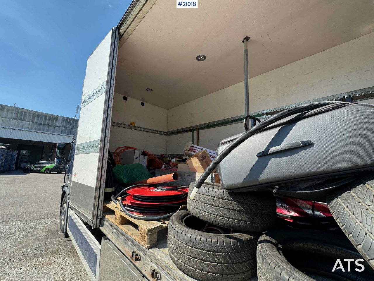 Box truck Volvo FM 370: picture 13 Box truck Volvo FM 370: picture 13