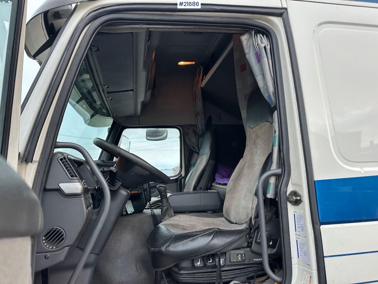 Leasing of Volvo FM12 Globetrotter 6x4 kranbil m/ bak montert 18 t/m kran og vinsj. SE VIDEO Volvo FM12 Globetrotter 6x4 kranbil m/ bak montert 18 t/m kran og vinsj. SE VIDEO: picture 37 Leasing of Volvo FM12 Globetrotter 6x4 kranbil m/ bak montert 18 t/m kran og vinsj. SE VIDEO Volvo FM12 Globetrotter 6x4 kranbil m/ bak montert 18 t/m kran og vinsj. SE VIDEO: picture 37