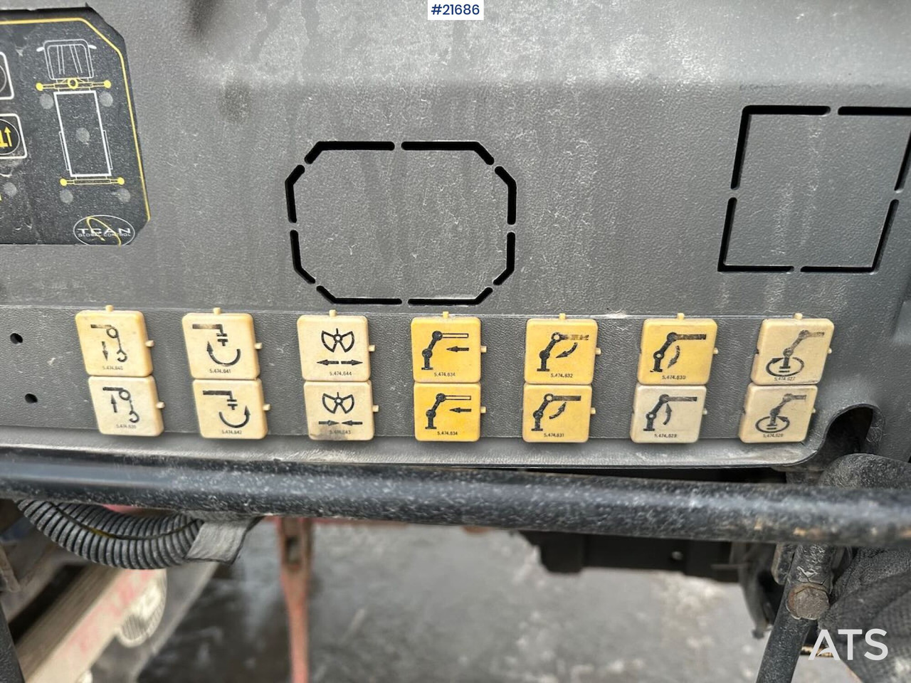 Leasing of Volvo FM12 Globetrotter 6x4 kranbil m/ bak montert 18 t/m kran og vinsj. SE VIDEO Volvo FM12 Globetrotter 6x4 kranbil m/ bak montert 18 t/m kran og vinsj. SE VIDEO: picture 34 Leasing of Volvo FM12 Globetrotter 6x4 kranbil m/ bak montert 18 t/m kran og vinsj. SE VIDEO Volvo FM12 Globetrotter 6x4 kranbil m/ bak montert 18 t/m kran og vinsj. SE VIDEO: picture 34