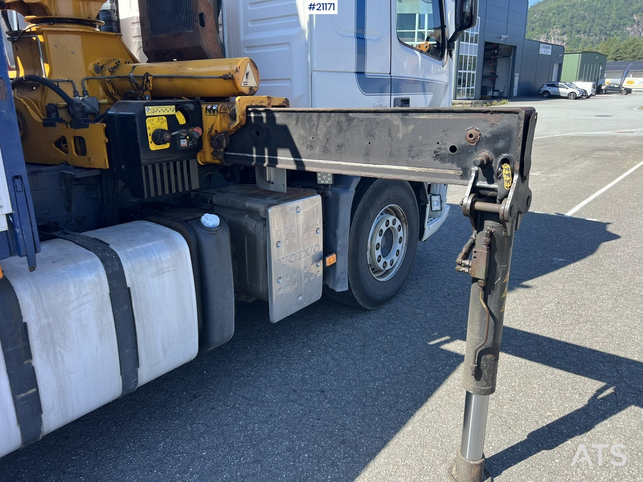 Crane truck Volvo FM480: picture 47