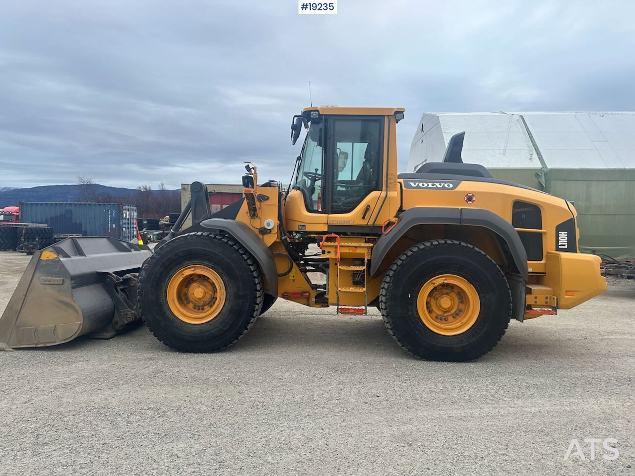 Wheel loader Volvo L110H: picture 8
