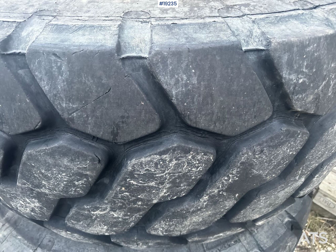 Wheel loader Volvo L110H: picture 37