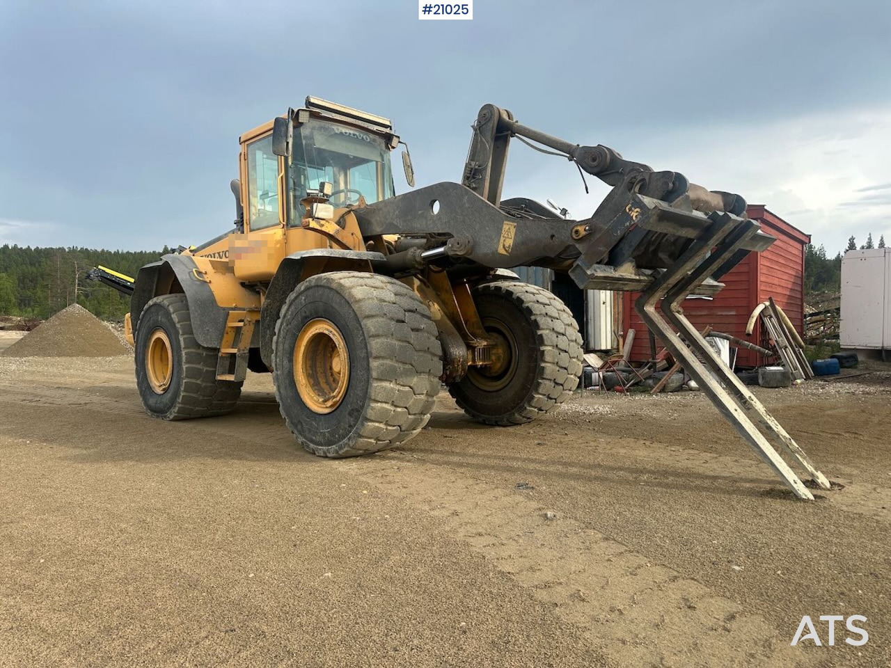 Volvo L120E - Wheel loader: picture 1 Volvo L120E - Wheel loader: picture 1