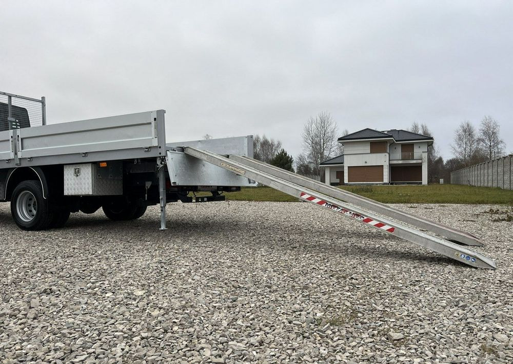 Iveco Daily 70C18 7-osobowy Doka_Brygadowy Skrzynia_5m + HAK 3.0/180KM - Dropside/ Flatbed truck: picture 2 Iveco Daily 70C18 7-osobowy Doka_Brygadowy Skrzynia_5m + HAK 3.0/180KM - Dropside/ Flatbed truck: picture 2