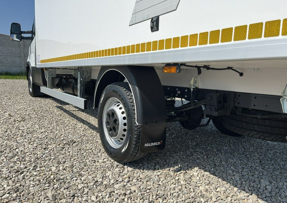 Refrigerated van Iveco Daily: picture 20