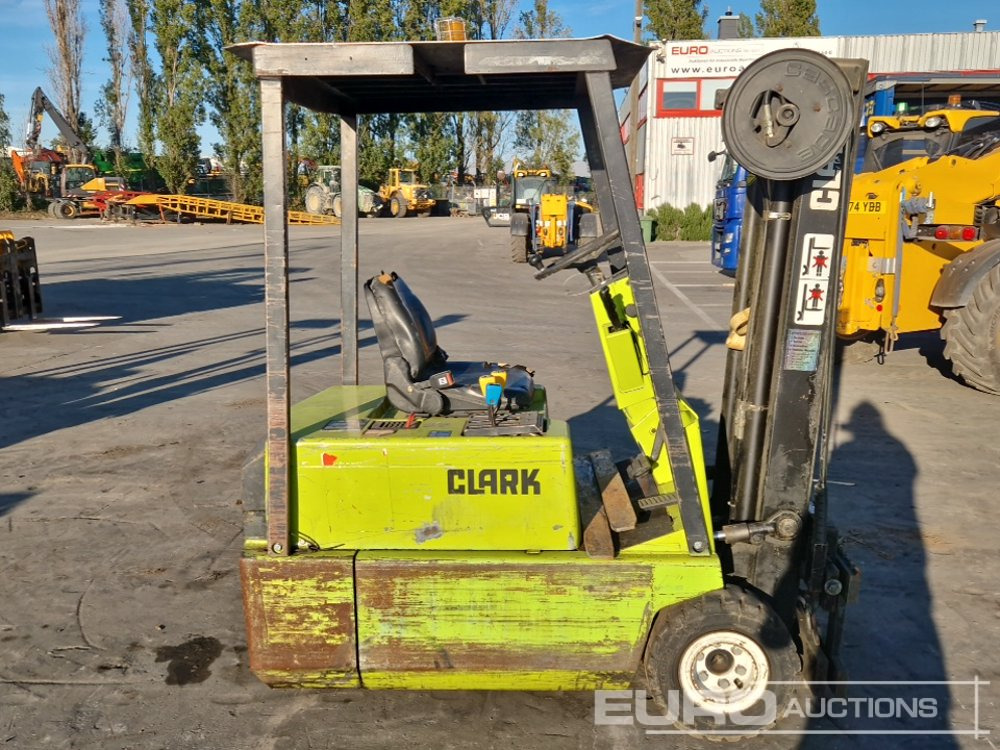1988 Clark TM15 - Electric forklift: picture 5 1988 Clark TM15 - Electric forklift: picture 5