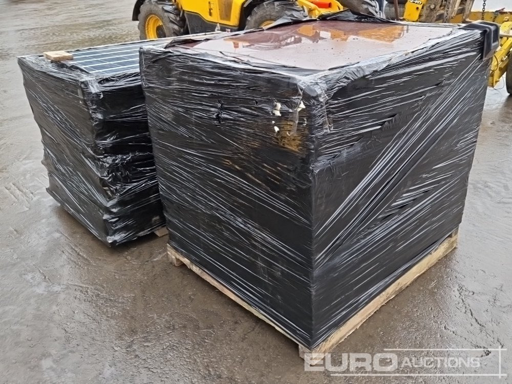 2 Pallets of Solar Pannels - Construction equipment: picture 2 2 Pallets of Solar Pannels - Construction equipment: picture 2