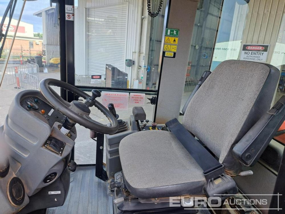 2011 CAT CS74 - Roller: picture 4 2011 CAT CS74 - Roller: picture 4