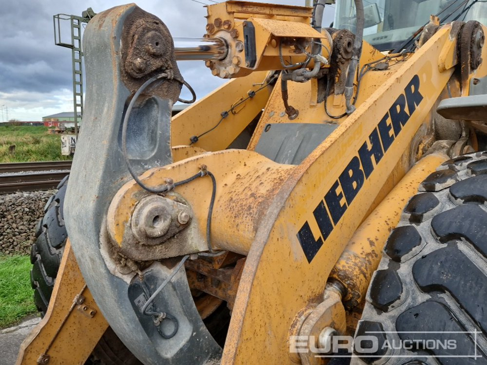 Wheel loader 2012 Liebherr L550: picture 15
