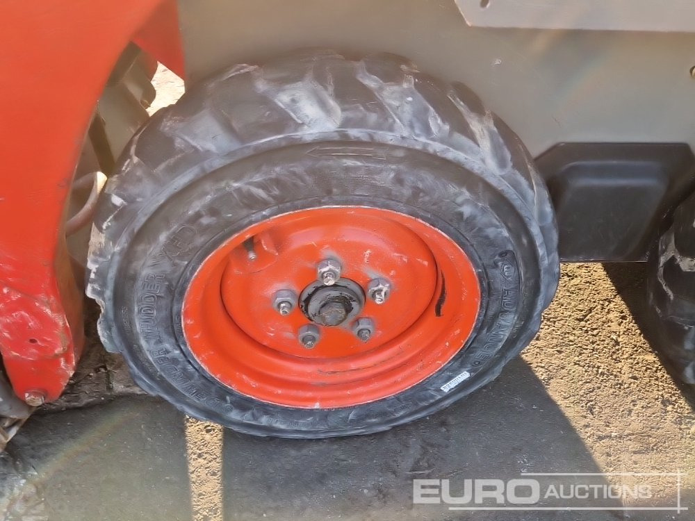 Skid steer loader 2013 Bobcat S70: picture 10