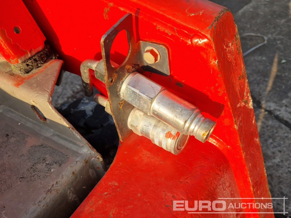 Skid steer loader 2013 Bobcat S70: picture 15