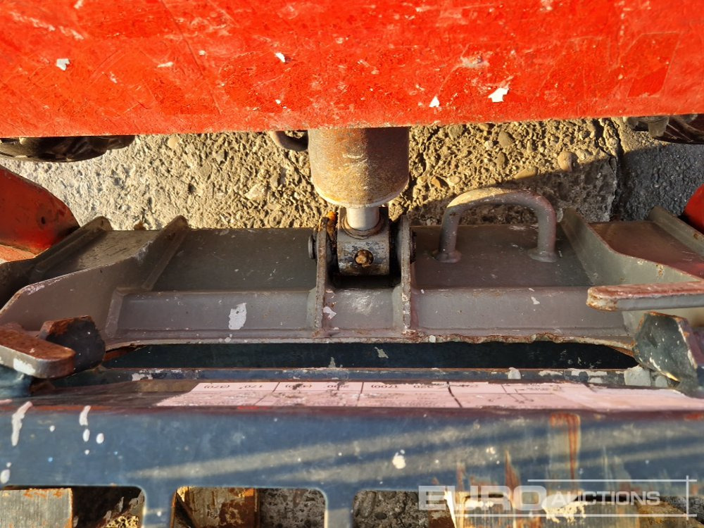 Skid steer loader 2013 Bobcat S70: picture 14