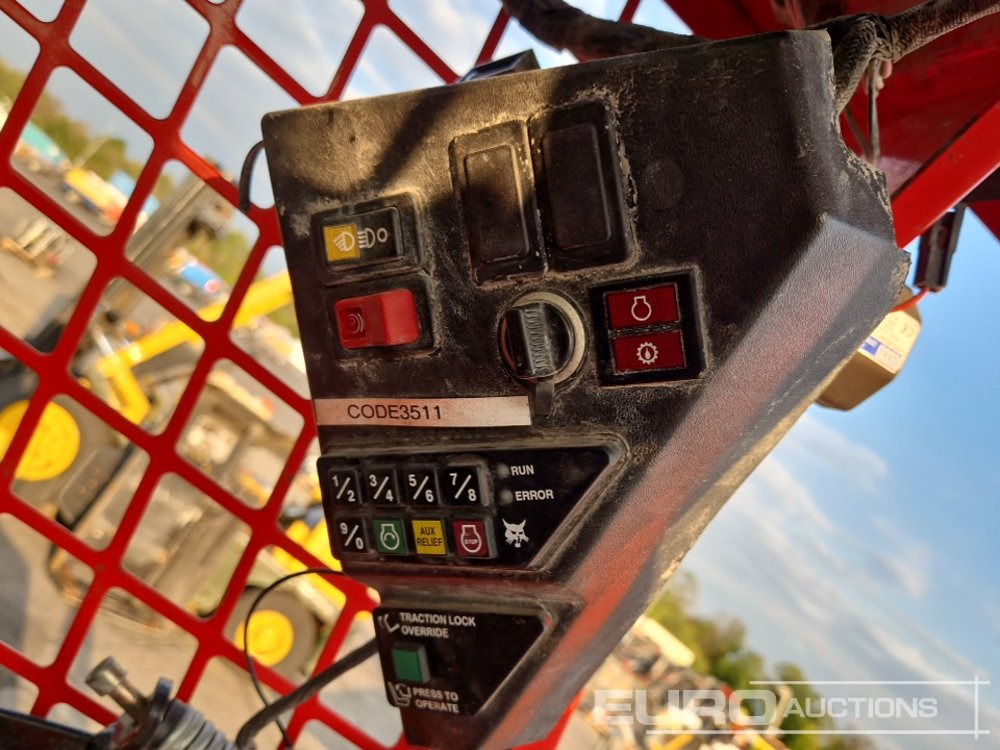 Skid steer loader 2013 Bobcat S70: picture 24