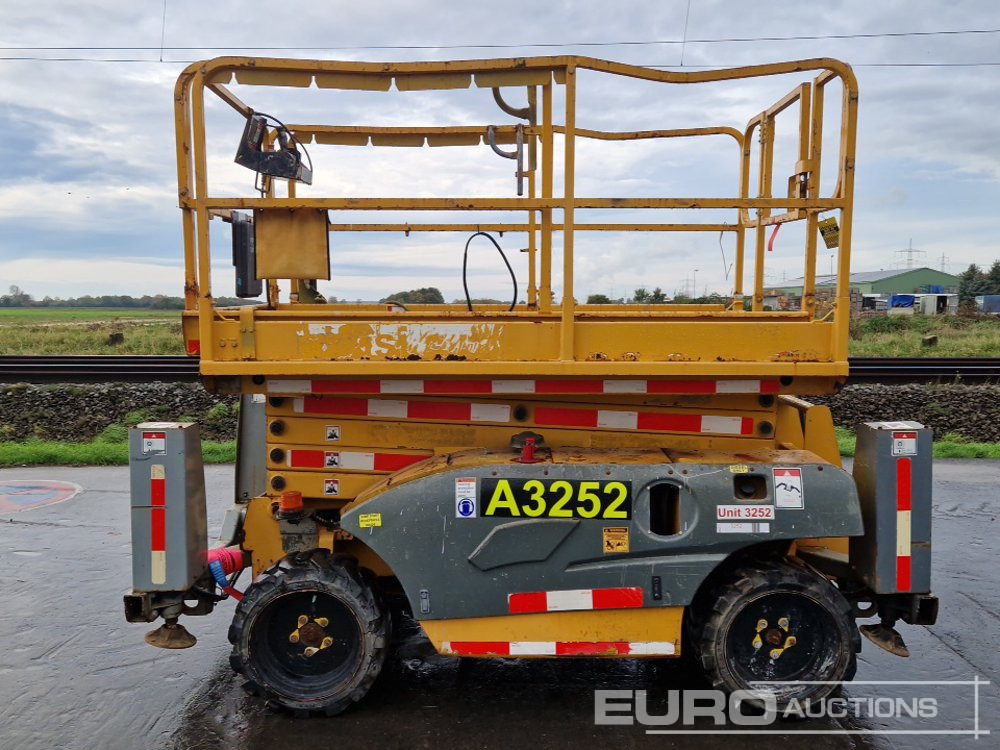 2013 Haulotte Compact 12DX - Aerial platform: picture 2 2013 Haulotte Compact 12DX - Aerial platform: picture 2