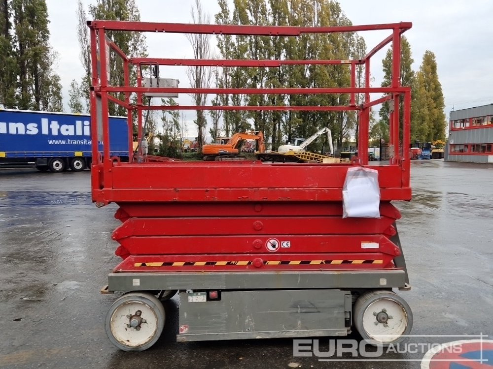 2013 SkyJack SJIII-4626 - Scissor lift: picture 5 2013 SkyJack SJIII-4626 - Scissor lift: picture 5