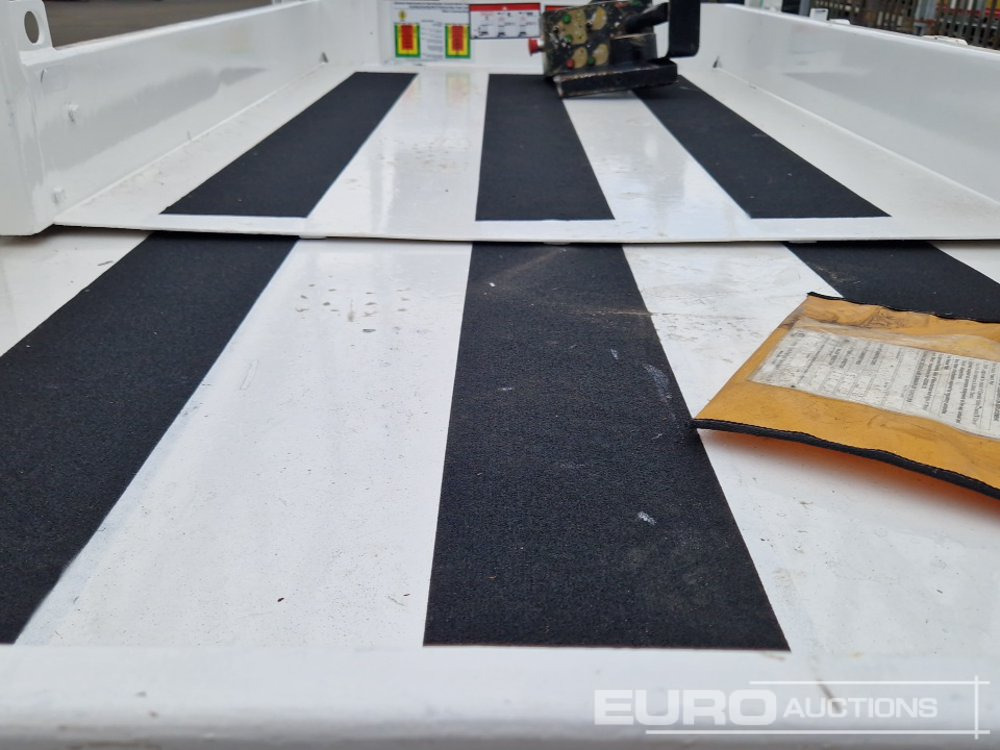 Aerial platform 2014 Haulotte Compact 12: picture 16