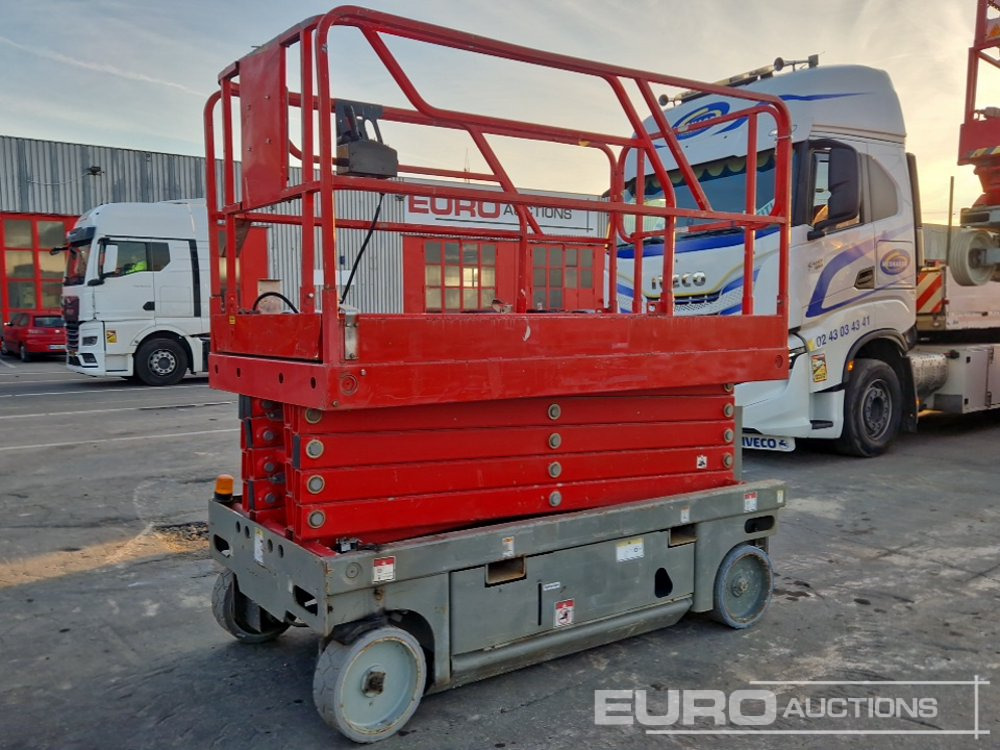 2014 Haulotte Compact 12 - Scissor lift: picture 1 2014 Haulotte Compact 12 - Scissor lift: picture 1