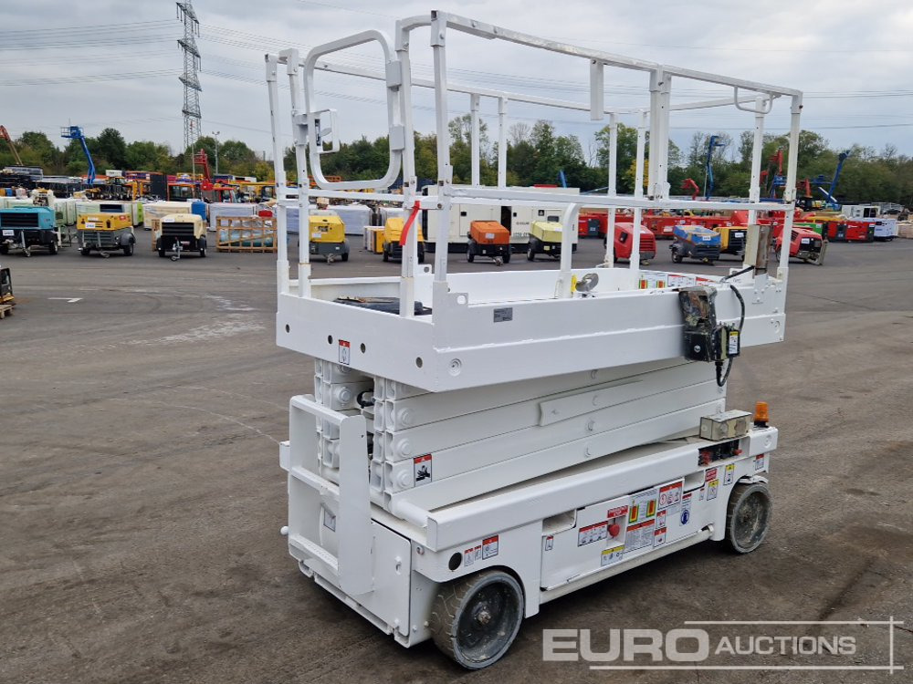 2014 Haulotte Compact 12 - Scissor lift: picture 4 2014 Haulotte Compact 12 - Scissor lift: picture 4