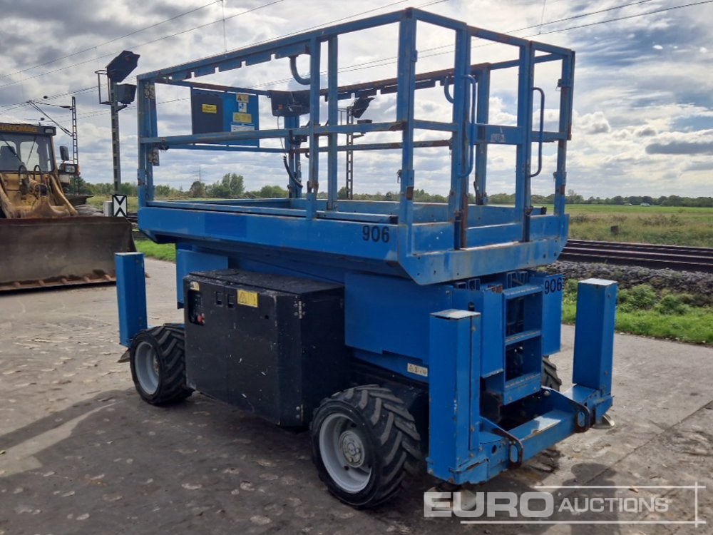 2015 Genie GS3369RT - Aerial platform: picture 3 2015 Genie GS3369RT - Aerial platform: picture 3
