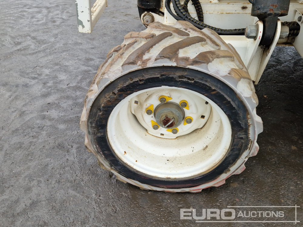 Scissor lift 2016 JLG MEC3084RT: picture 10