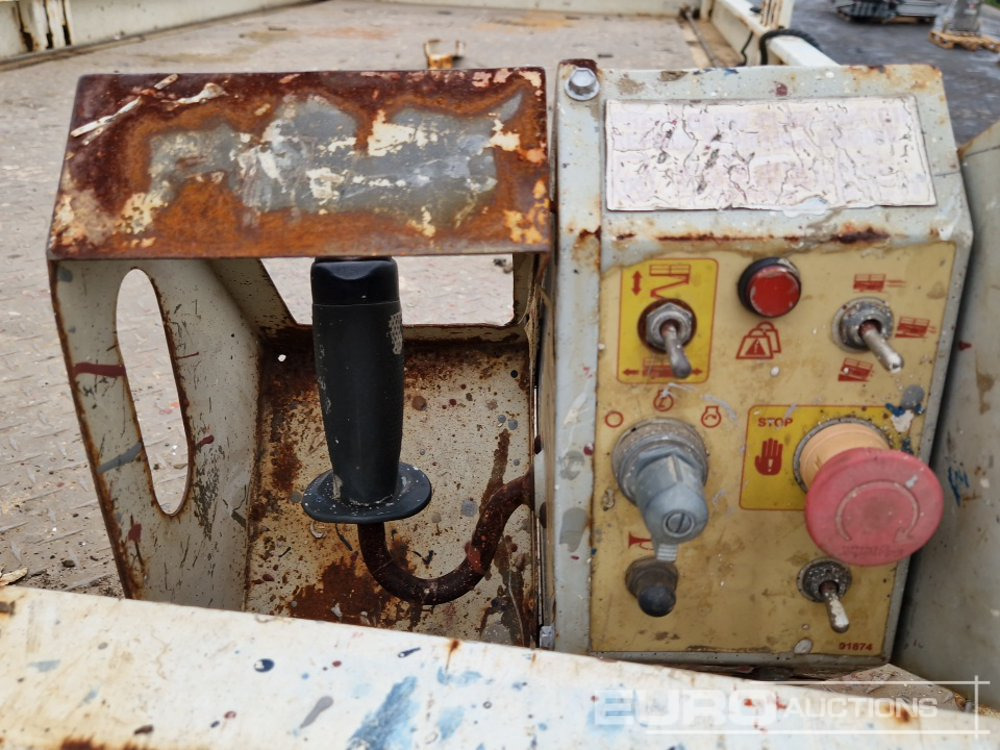 Scissor lift 2016 JLG MEC3084RT: picture 19