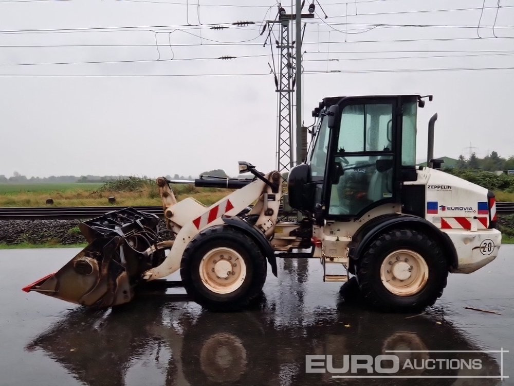 2020 CAT 908M - Wheel loader: picture 2 2020 CAT 908M - Wheel loader: picture 2