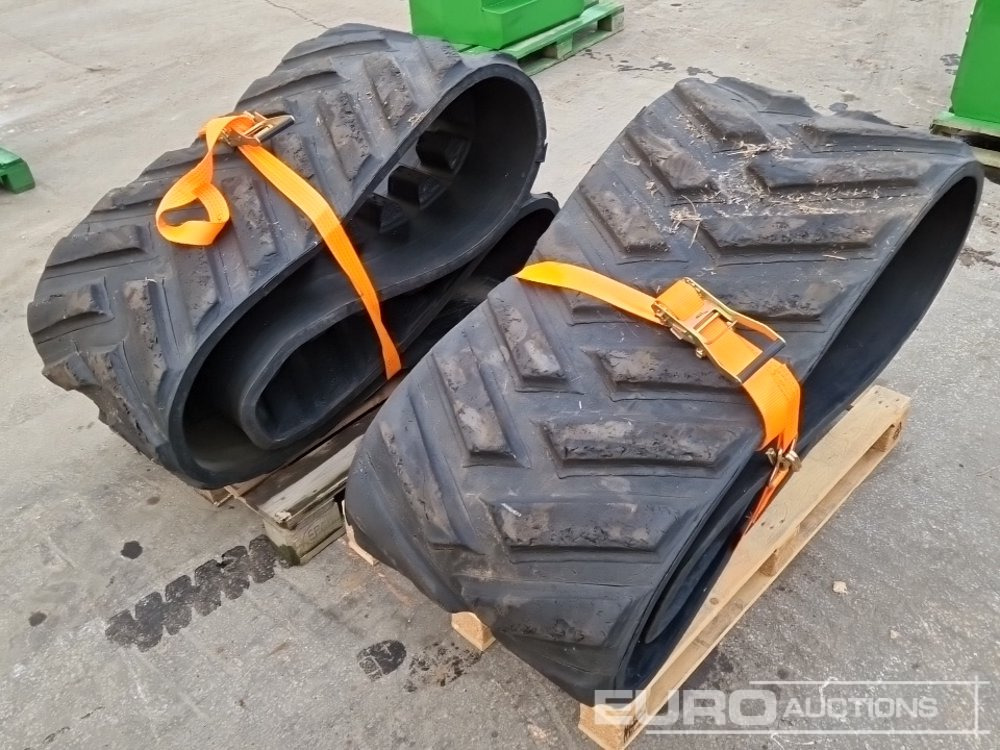 Camso 24" Rubber Tracks (2 of) 1 pair of Camso Rubber Tracks in size 24" to suit John Deere 8RX Tractors - Track for Construction machinery: picture 1 Camso 24" Rubber Tracks (2 of) 1 pair of Camso Rubber Tracks in size 24" to suit John Deere 8RX Tractors - Track for Construction machinery: picture 1