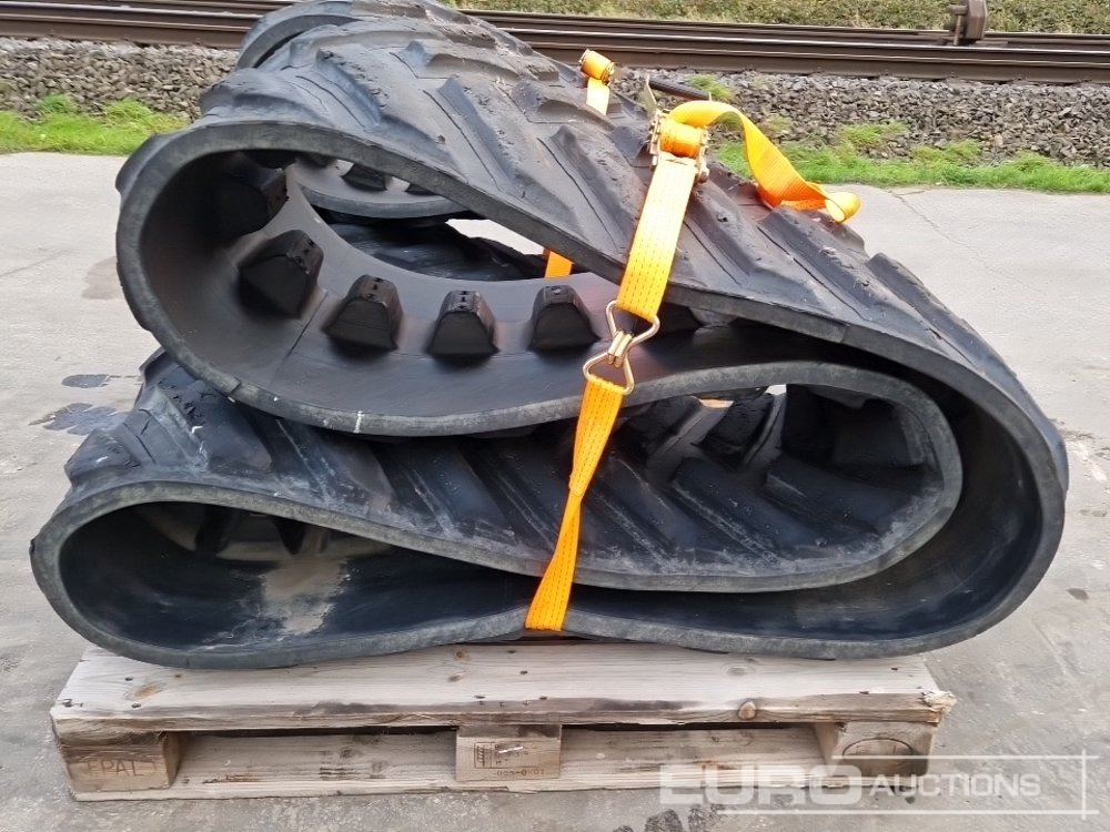 Track for Construction machinery Camso 24" Rubber Tracks (2 of) 1 pair of Camso Rubber Tracks in size 24" to suit John Deere 8RX Tractors: picture 6 Track for Construction machinery Camso 24" Rubber Tracks (2 of) 1 pair of Camso Rubber Tracks in size 24" to suit John Deere 8RX Tractors: picture 6