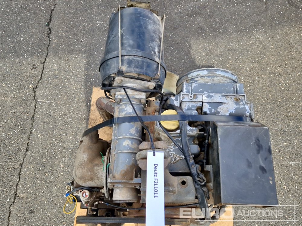 Deutz 2 Cylinder Diesel Engine - Engine: picture 5 Deutz 2 Cylinder Diesel Engine - Engine: picture 5