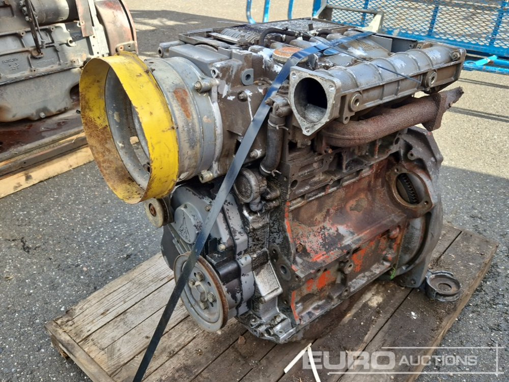 Deutz 3 Cylinder Diesel Engine - Engine: picture 1 Deutz 3 Cylinder Diesel Engine - Engine: picture 1