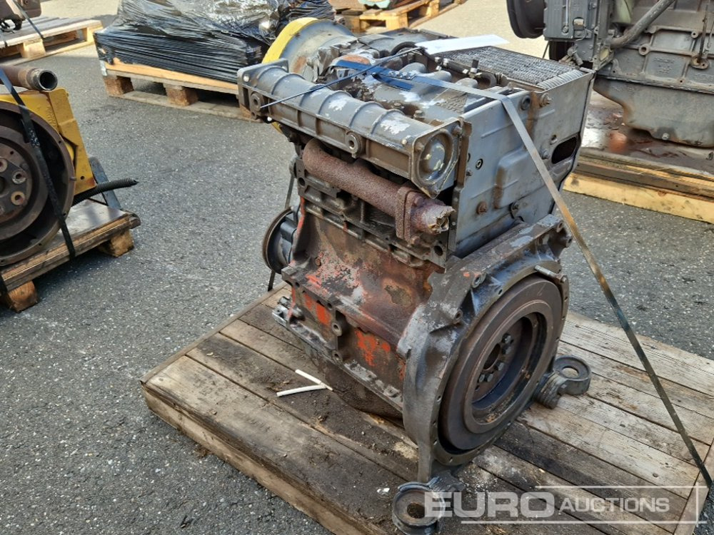 Deutz 3 Cylinder Diesel Engine - Engine: picture 2 Deutz 3 Cylinder Diesel Engine - Engine: picture 2