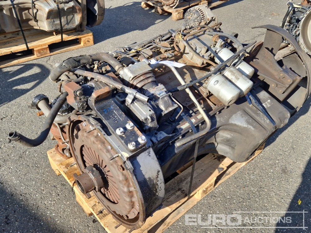 Deutz 6 Cylinder Turbo Diesel Engine - Engine: picture 1 Deutz 6 Cylinder Turbo Diesel Engine - Engine: picture 1