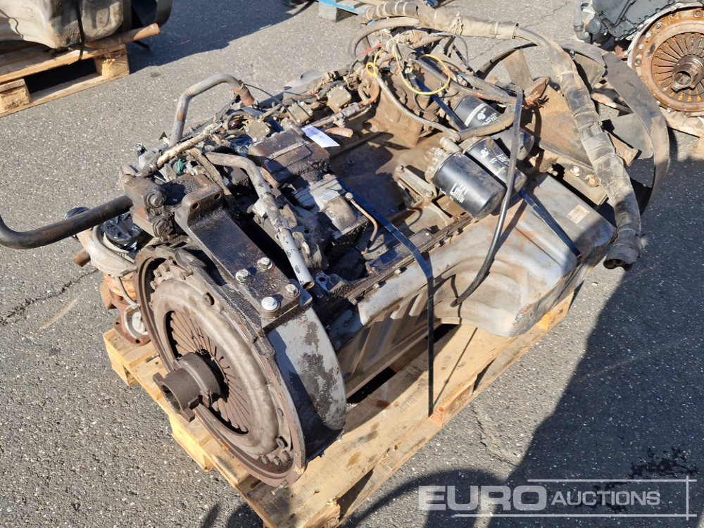 Deutz 6 Cylinder Turbo Diesel Engine - Engine: picture 1 Deutz 6 Cylinder Turbo Diesel Engine - Engine: picture 1