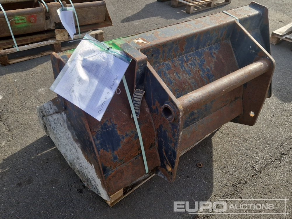 Front Loading Bucket to suit Manitou - Bucket: picture 2 Front Loading Bucket to suit Manitou - Bucket: picture 2