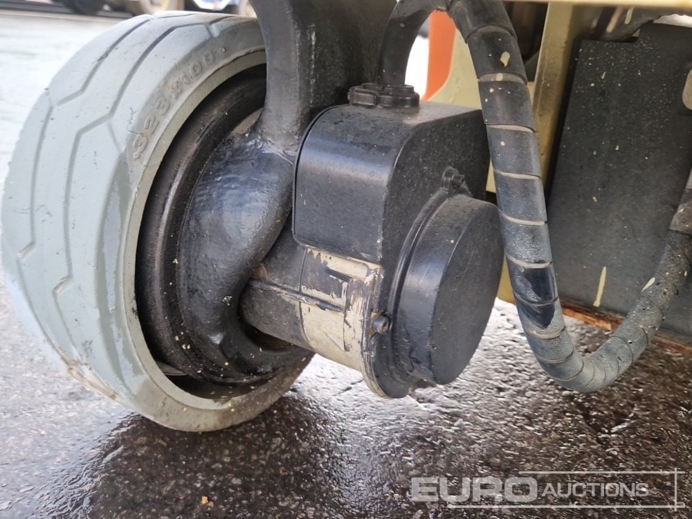 Scissor lift JLG 1930ES: picture 11