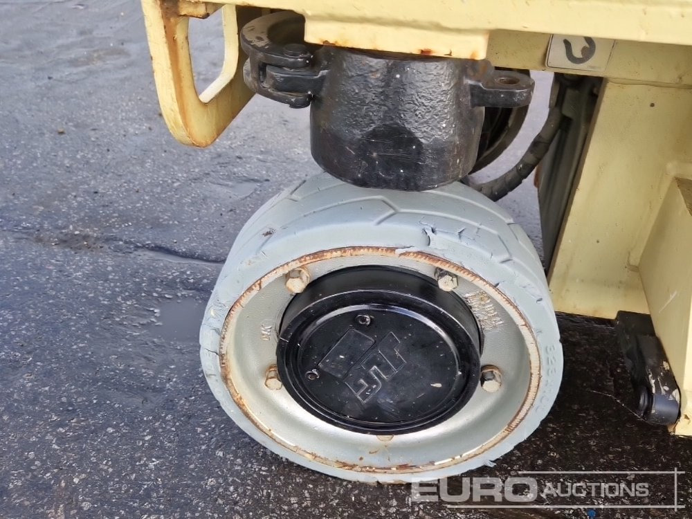 Scissor lift JLG 1930ES: picture 10