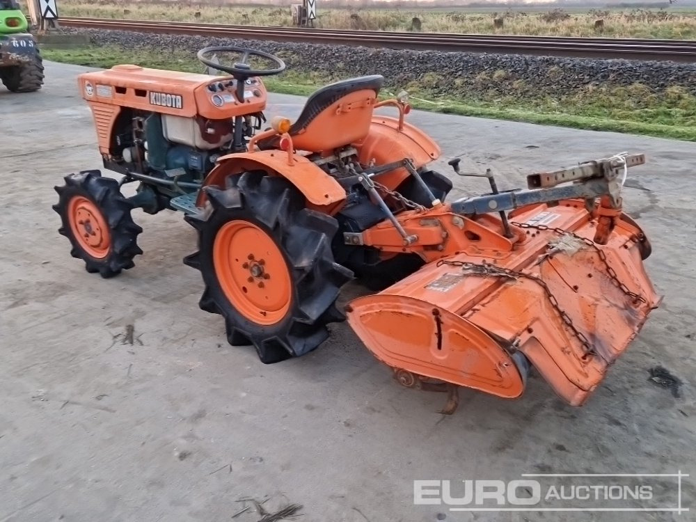 Kubota B7001 - Compact tractor: picture 3 Kubota B7001 - Compact tractor: picture 3