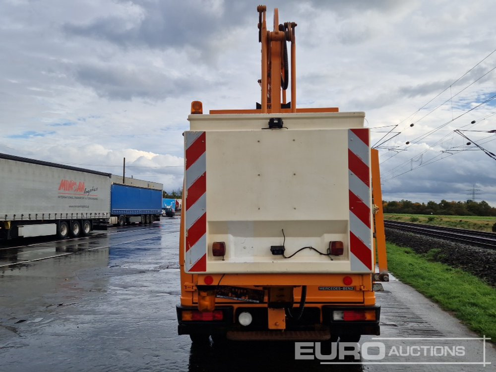 Mercedes 612D - Truck mounted aerial platform: picture 4 Mercedes 612D - Truck mounted aerial platform: picture 4