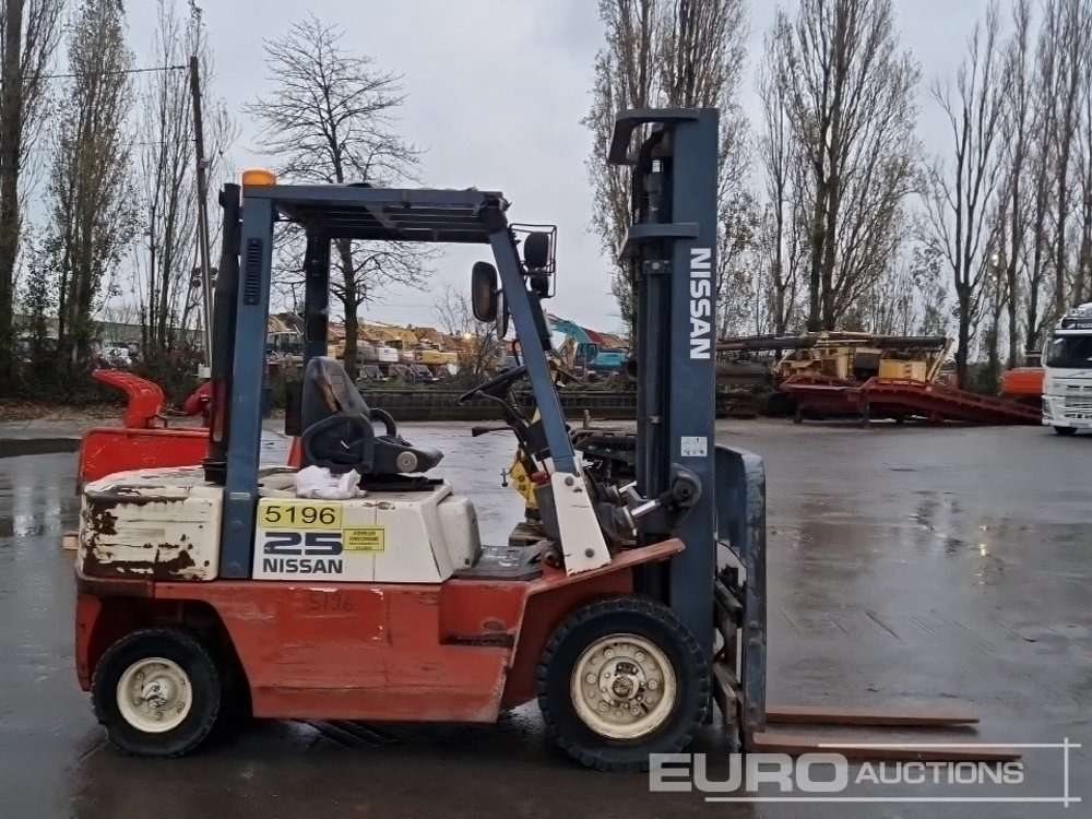 Nissan FJ02A25U - Forklift: picture 5 Nissan FJ02A25U - Forklift: picture 5