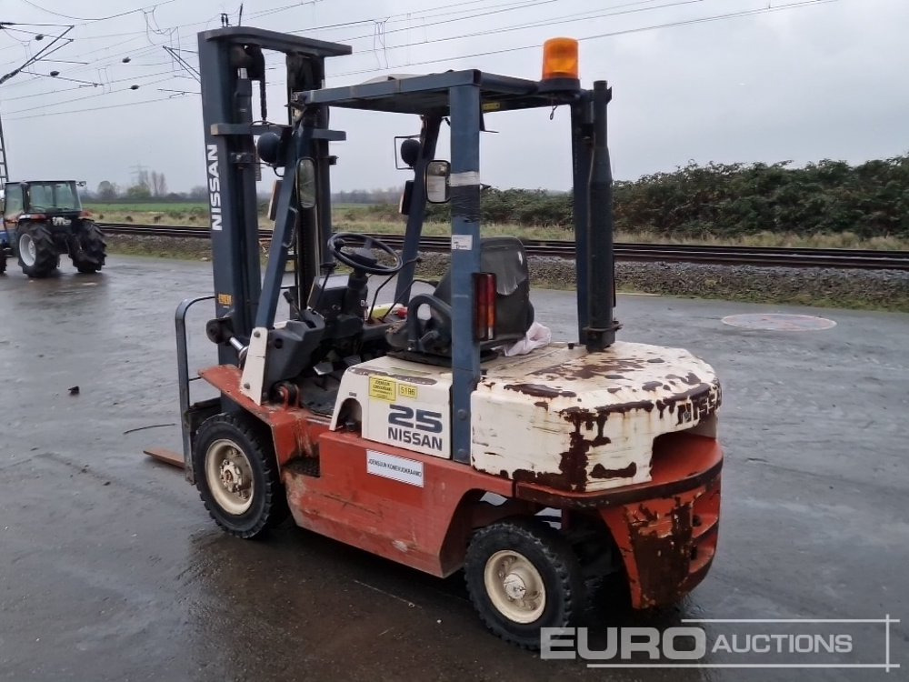 Nissan FJ02A25U - Forklift: picture 3 Nissan FJ02A25U - Forklift: picture 3