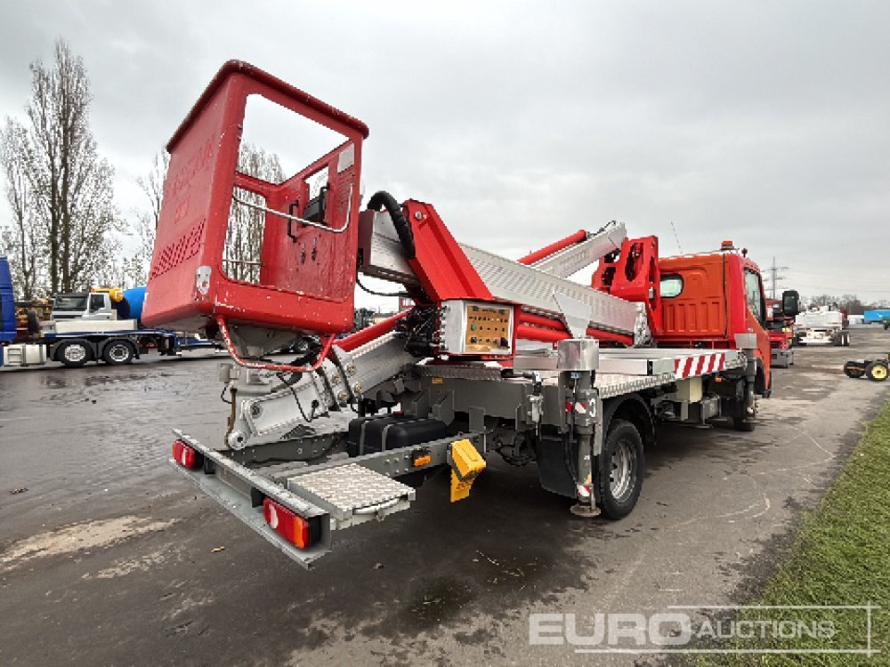 Renault 120 DXI - Truck mounted aerial platform: picture 5 Renault 120 DXI - Truck mounted aerial platform: picture 5