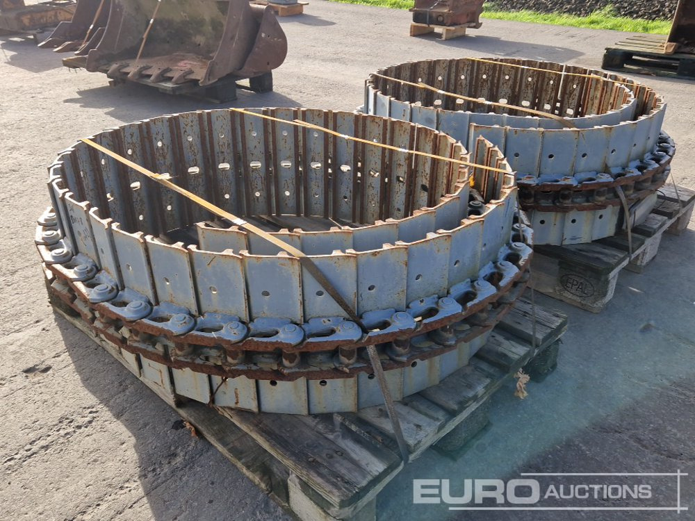 350mm Steel Tracks (2 of) - Spare parts for Excavator: picture 3 350mm Steel Tracks (2 of) - Spare parts for Excavator: picture 3
