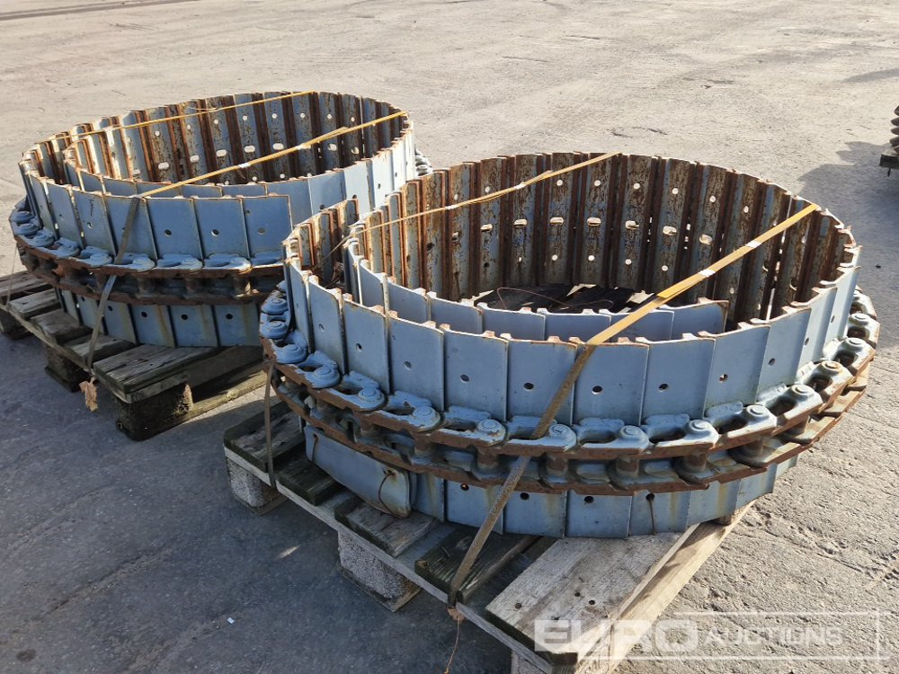 350mm Steel Tracks (2 of) - Spare parts for Excavator: picture 4 350mm Steel Tracks (2 of) - Spare parts for Excavator: picture 4
