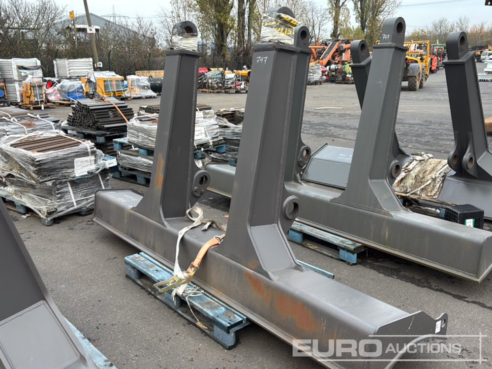 Dozer Blade to suit Volvo ECR235E - Spare parts for Excavator: picture 2 Dozer Blade to suit Volvo ECR235E - Spare parts for Excavator: picture 2