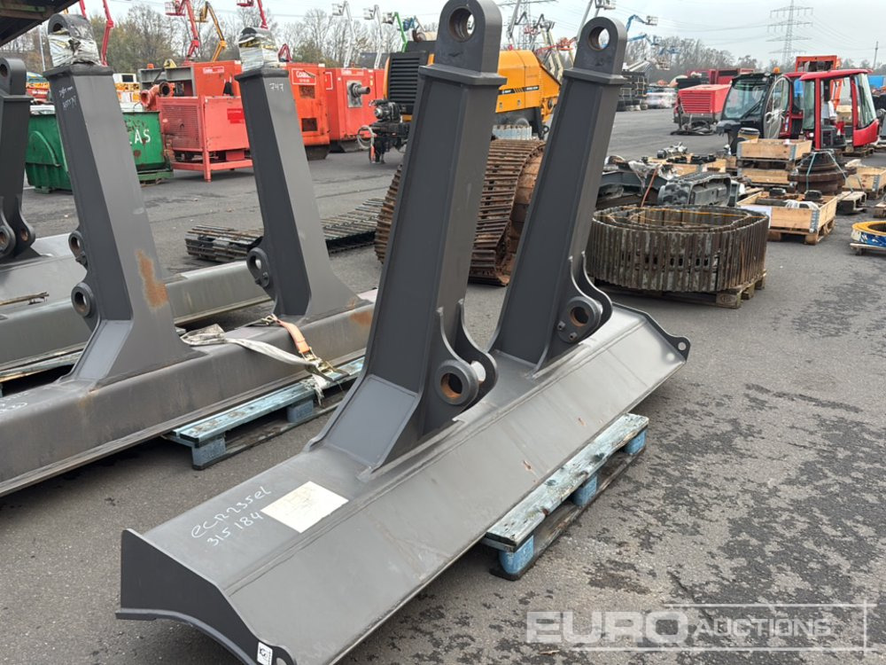 Dozer Blade to suit Volvo ECR235E - Spare parts for Excavator: picture 2 Dozer Blade to suit Volvo ECR235E - Spare parts for Excavator: picture 2