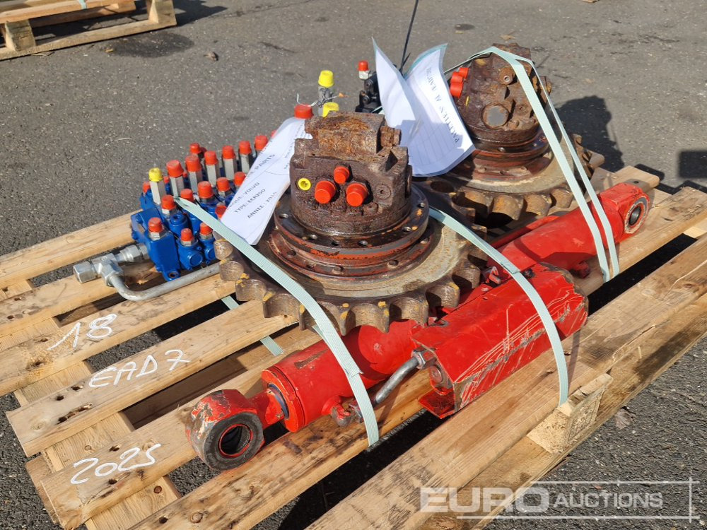 Spare Parts, Final Drive (2 of) Hydraulic Pump, Hydraulic Block, Cylinder to suit Volvo ECR25D - Spare parts for Excavator: picture 2 Spare Parts, Final Drive (2 of) Hydraulic Pump, Hydraulic Block, Cylinder to suit Volvo ECR25D - Spare parts for Excavator: picture 2