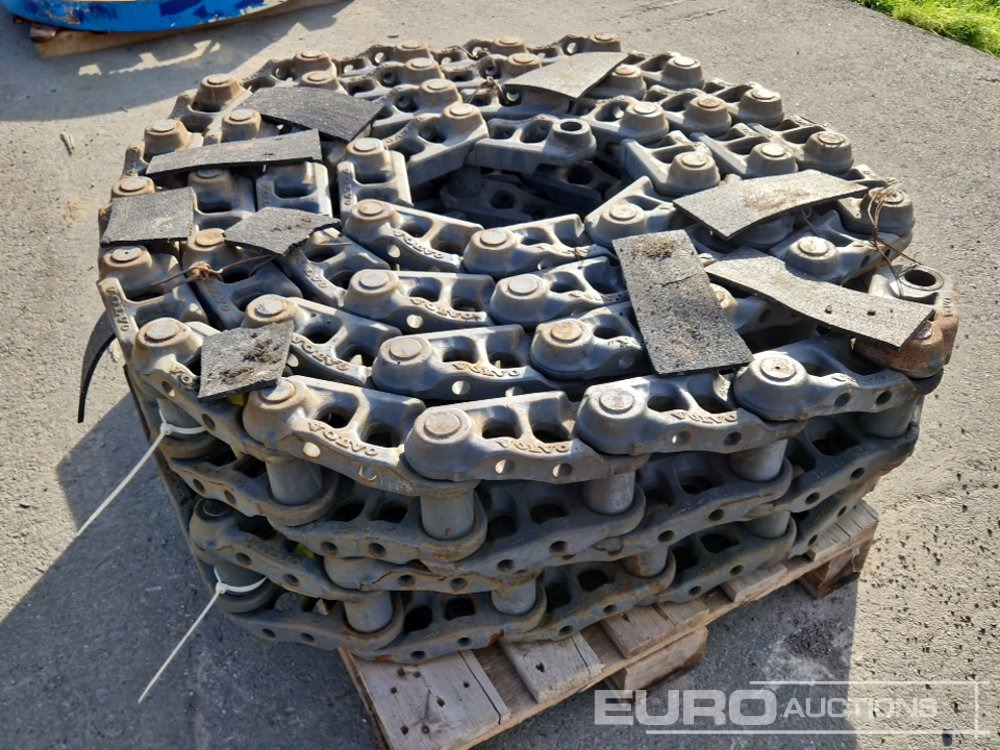 Track Chains to suit Volvo EC210/240/250 - Spare parts for Excavator: picture 2 Track Chains to suit Volvo EC210/240/250 - Spare parts for Excavator: picture 2