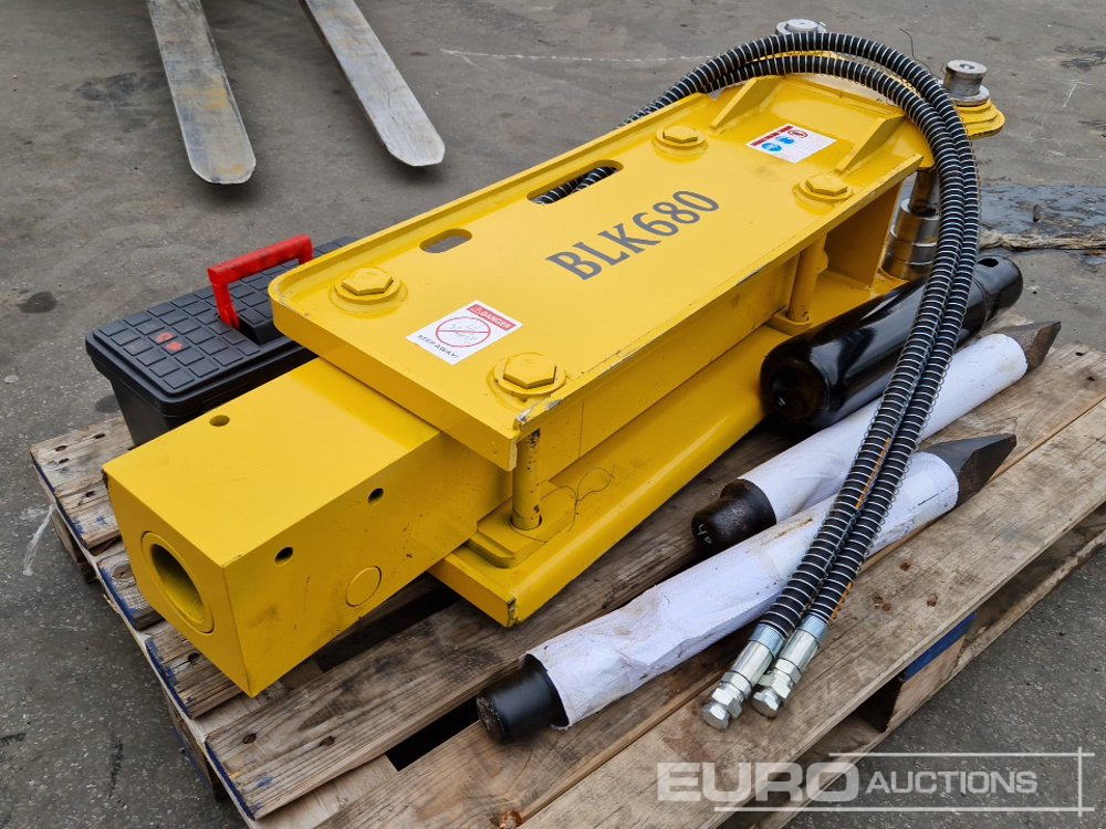 Unused 2025 BLK 680 - Hydraulic hammer: picture 2 Unused 2025 BLK 680 - Hydraulic hammer: picture 2